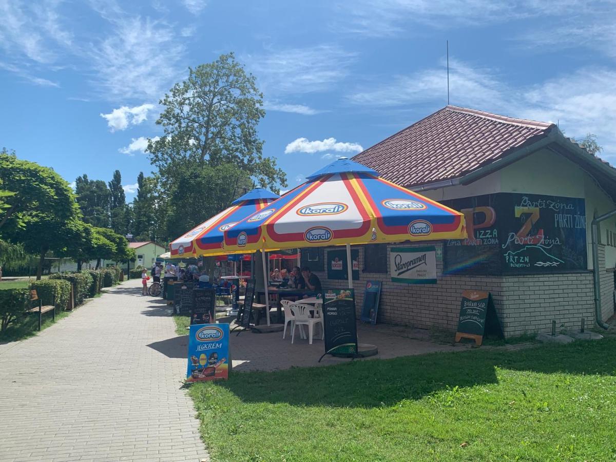 Laszlo Nyaralohaz Balatonfenyves Luaran gambar