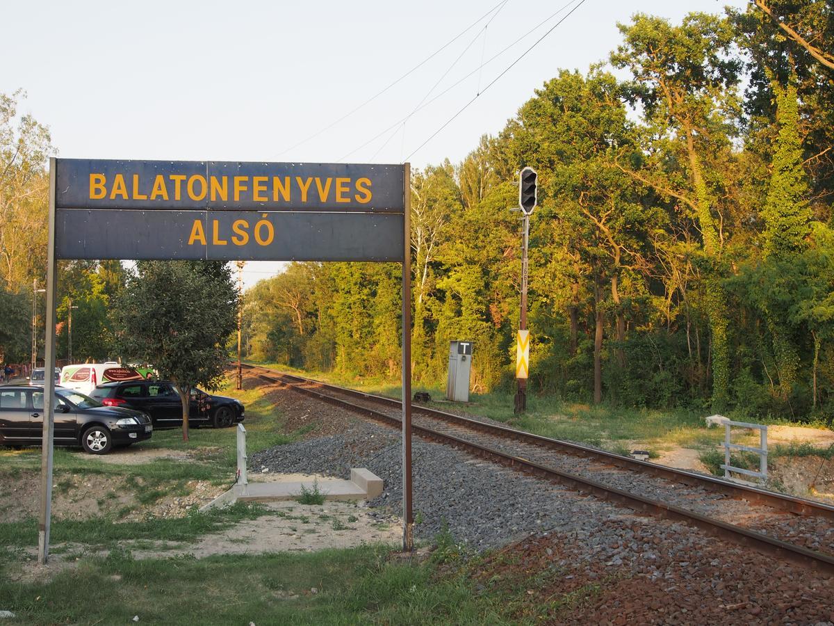 Laszlo Nyaralohaz Balatonfenyves Luaran gambar